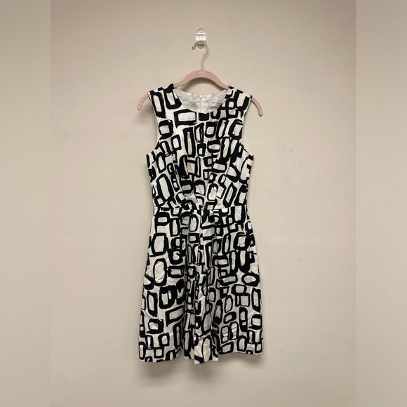 Trina Turk Black White Geometric Print Fit and Flare Sleeveless Dress Size 2 - Picture 1 of 8